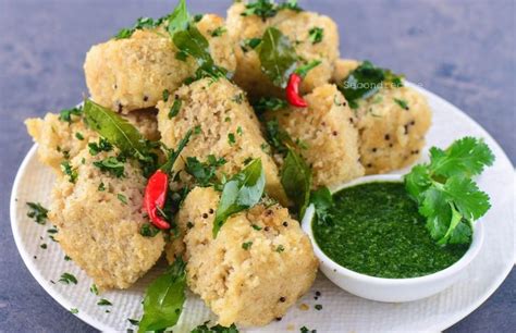 Coconut chutney takes place in our breakfast menu quite often, since hubby loves it so much. Oats Dhokla | Recipe | Dhokla, Fusion food, Gujarati snacks