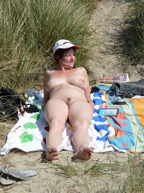 Mature Naked Slut Sunbathing In Backyard Real Amateurs Voyeur Pics From Google Tumblr