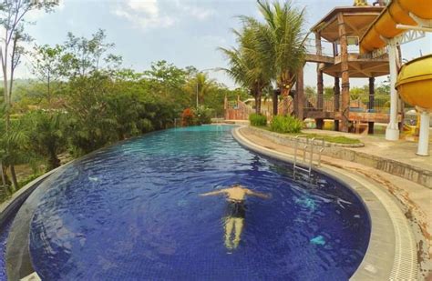 Beralih ke wilayah jakarta selatan, misalnya di sekitar ciganjur, maka anda bisa mencoba berenang di kolam renang cilandak apartemen dan sport center. 7 Daftar Hotel di Malang dengan Kolam Renang untuk Umum