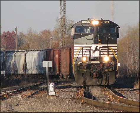 Ns 9087 At Centralia Illinois Eastbound Ns 111 Approach Flickr