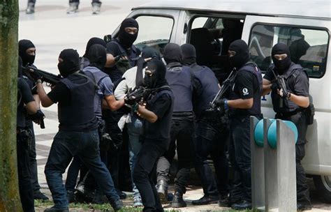 Dalam menangani ancaman k omunis di. Bekas Pegawai Kanan Polis Tarik Diri Siasat Kehilangan ...