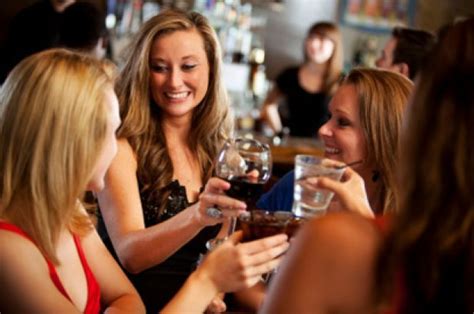 6 Tips For Befriending Your Co Workers Female Friends Female Friends