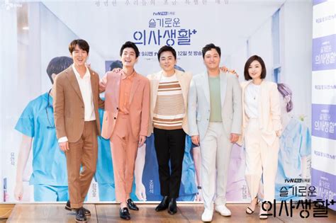 Hospital playlist season 2 is a south korean drama that is going to be released in the year 2021. Hospital Playlist Season 2 yang Bakal Segera Tayang