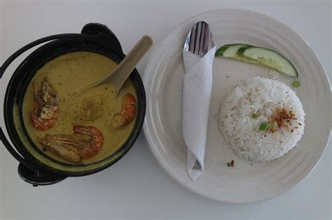 Tumbukkan @ blenderkan bahan yg. Variasi Masakan Udang Galah di The Nai Cafe - Enchanted ...