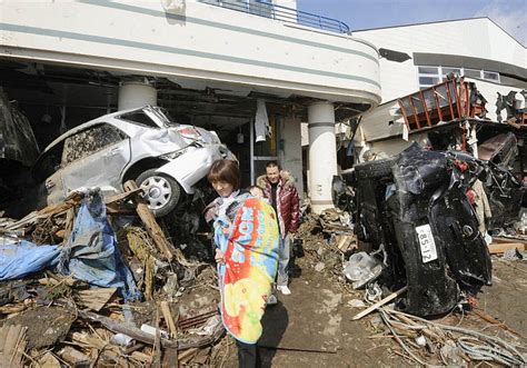Japan Quake Carros Quake Japan Human Tsunami Nature Pray Hd