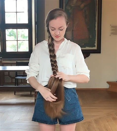 Video Rapunzel In The Museum Realrapunzels Long Hair Pictures