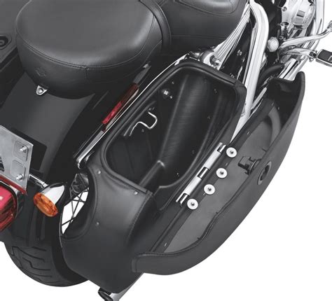 91615 09a Harley Davidson Rigid Locking Leather Saddlebags Chester