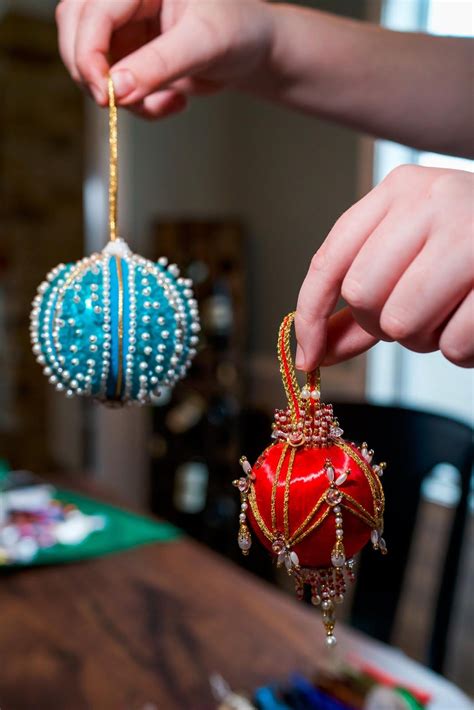 Diy How To Make Hand Made Push Pin Beaded Ornaments Beaded Christmas