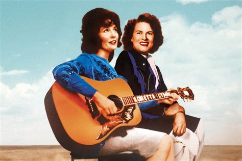 Patsy Cline And Loretta Lynns Friendship Traditional Country