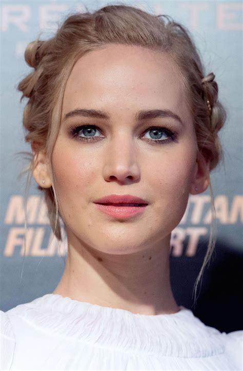 Jennifer Lawrence 3 D06