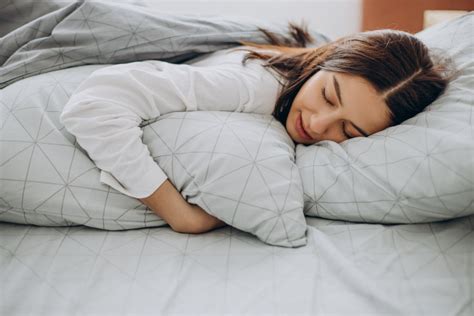 Beneficios De Dormir Con Almohada Entre Las Piernas