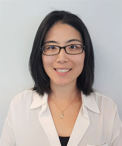 Dr Vivian Lee