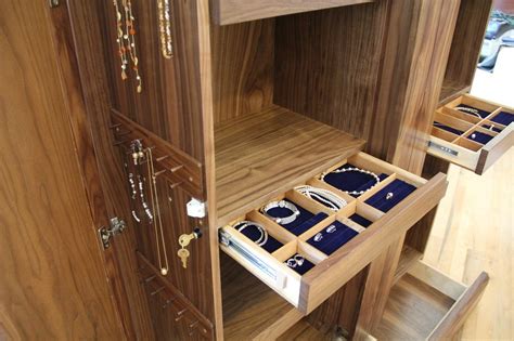 Hiding Jewelry In Secret Compartments Which Are Easy To Access Qline