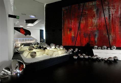 Red can feel contemporary, traditional, rustic or timeless, depending on the shade and context. The Black Wall - A Bold Statement in Interior Design ...