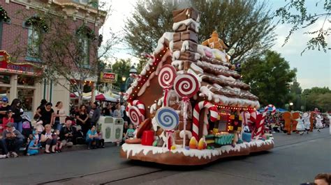 Disney Christmas Parade 2016 Youtube