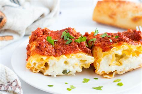 Cheesy Chicken Lasagna Roll Ups No Plate Like Home Lasagna Rolls