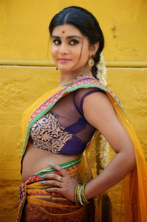 Actress Harini Hot Navel Show Photos Actresss Spicy Photos Gallery