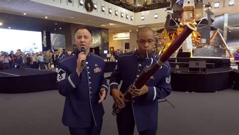 Watch These Air Force Members Fill The Boeing Museum Of Flight With