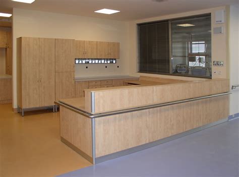 Porod je veden při zajištěni intimní atmosféry v. ARO, nemocnice Hořovice - ALAX.cz