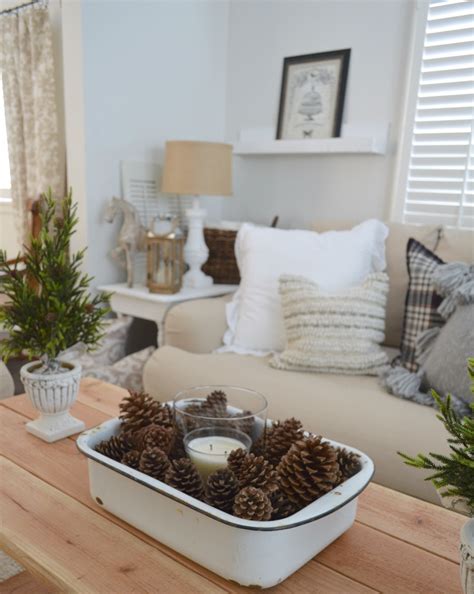 A blog with inspiring home/cottage decorating ideas. Cozy Cottage Farmhouse Winter Decorating Ideas - Fox ...