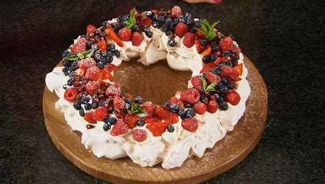 Born 24 march 1935), known professionally as mary berry, is an english food writer, chef, baker and television presenter. Mary Berry Christmas pavlova wreath recipe The Great ...