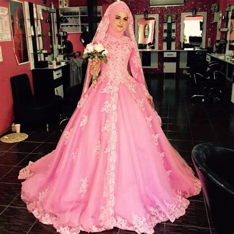 2017 Long Sleeves Muslim Wedding Dress Pink High Neck Appliqued Tulle Bridal Gown Middle East