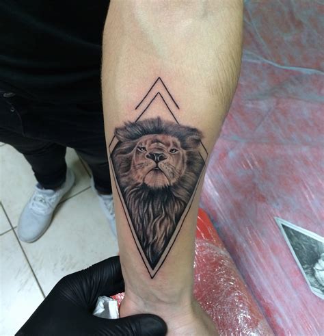 pin-by-semak-ivan-tattoo-on-tattoo-romeo-tattoos,-animal-tattoo,-triangle-tattoo