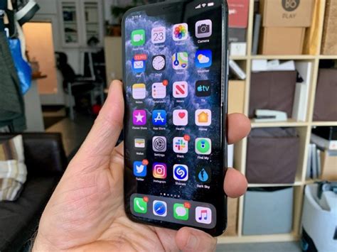 The asl app is a free iphone app specifically made for learning american sign language, and it's a welcome introduction. Top analyst Ming-Chi Kuo expects big boost to iPhone sales ...