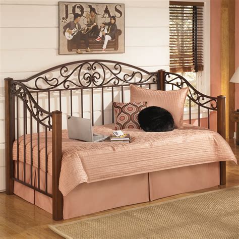 Ashley Furniture Daybed With Trundle