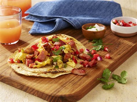 Most delis have ingredients for light lunches, allowing you to control your waistline while enjoying your meal. Deli Ham Breakfast All Day Taco - Eckrich