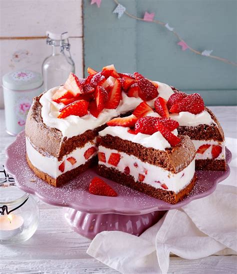 Erdbeer-Torte Rezept | LECKER