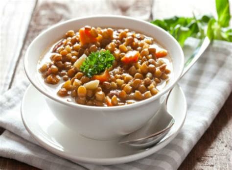 ¡apúntate ya esta receta de lentejas estofadas con chorizo tan fácil y práctica! ¡Lentejas estofadas! | Chef Plus