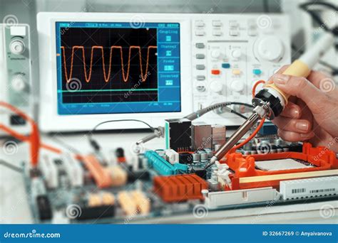 Electronics Repair Stock Image Image Of Engineer Oscilloscope 32667269