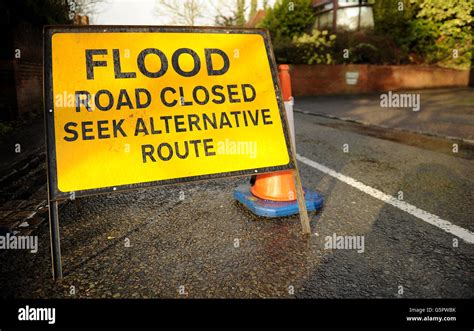 Road Closed Due To Flooding Sign In Sonning In Berkshire Hi Res Stock