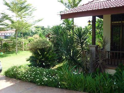 Lihat lebih banyak hiasan luar rumah. LANDSCAPE DESIGN FOR HOMES AND THE USE OF PLANTS ...