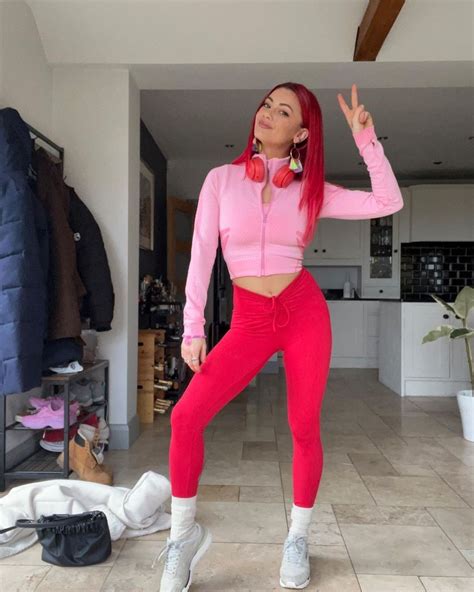 Strictlys Dianne Buswell Turns Up The Heat In Skin Tight Cherry Red