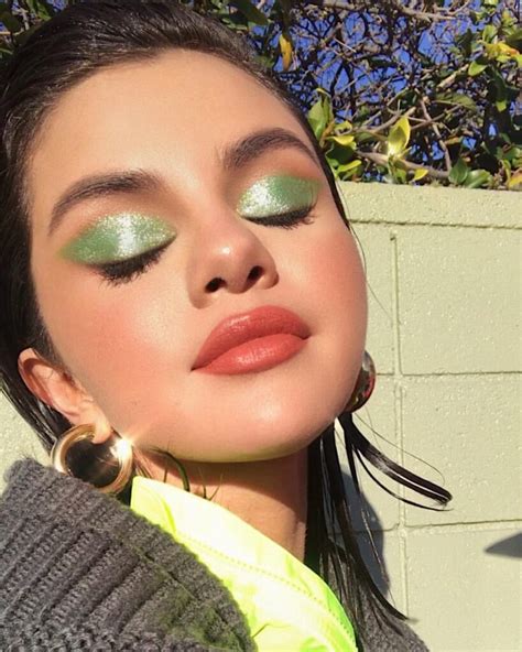 6 Stunning Selena Gomezs Eye Makeup Looks Iwmbuzz