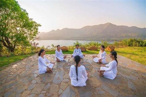 Reconnect With Your Soul At These 20 Yoga Retreats In India