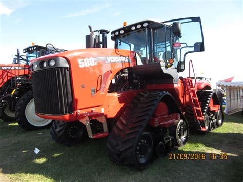 Versatile 500dt Delta Track Tractors