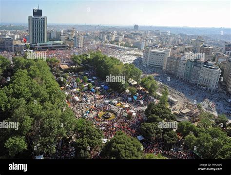 June 9 2013 Istanbul Turkey Thousands Of Anti Government Protesters