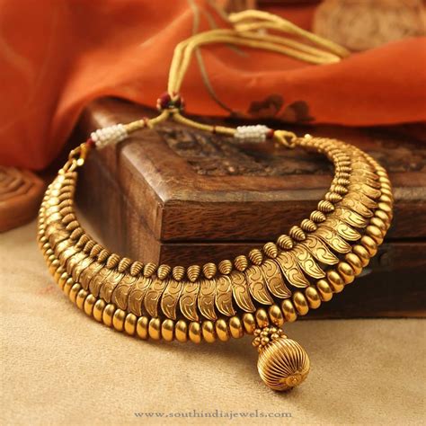 Buying gold in india is very easy, that means you can find lot of gold jewellery shops almost everywhere in indian market. 22 Carat Antique Gold Necklace from Manubhai ~ South India ...