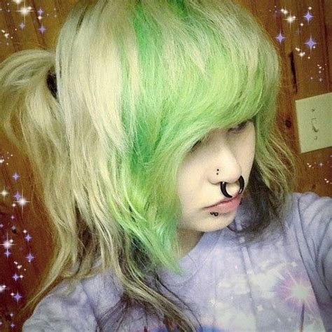 chronik fotos shoelaccey mintyoreos staecey via facebook neon hair emo scene hair scene