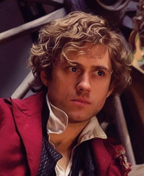 Aaron Tveit In Les Mis The Same Guy Who Plays Mike Warren In