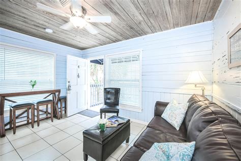 Parrot Beach Cottages Suite 4 1 Bd Siesta Key Fl Vacation Rental