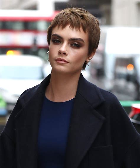 Cara Delevingne Is Now A Brunette — For The First Time 3 Years In 2023 Short Hair Styles Cara