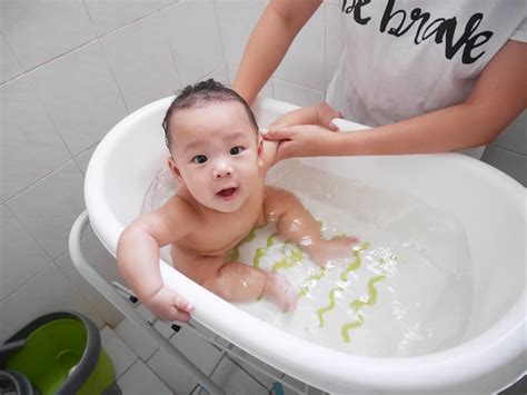 Baby Bath Time With Zwitsal