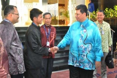 Dato' saifuddin abdullah average rating: Timbalan Menteri Pengajian Tinggi Mesra Pelajar - USIM ...