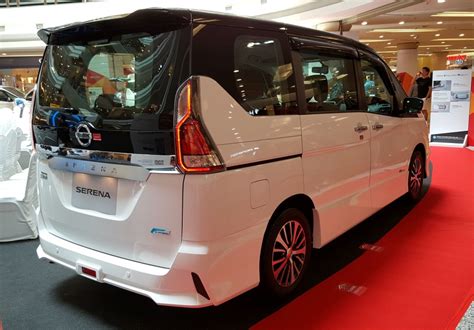 As for fuel consumption, nissan claims the serena is good for 14.2 kilometres per litre on the european nedc cycle. 2018 Nissan Serena 2.0L S-Hybrid: RM135,500 and RM147,500 ...