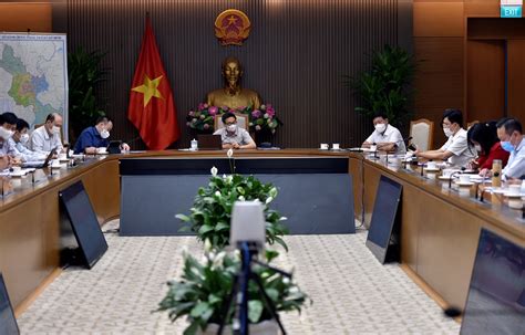 Riêng tp hà tĩnh chuyển sang thực hiện theo chỉ thị 15 của thủ tướng chính phủ. Tận dụng triệt để thời gian giãn cách theo Chỉ thị 16 để ...