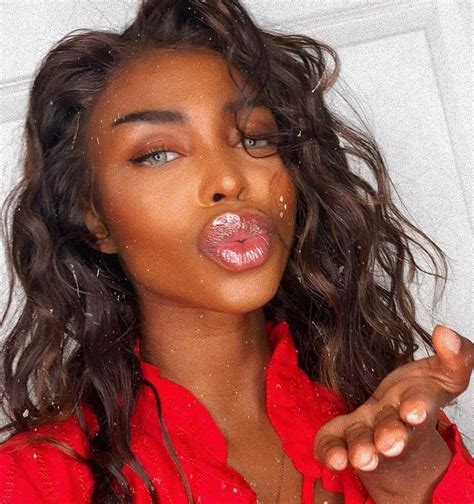 Studies have found that the labia majora (outer lips) length varies from approximately 6 to 12cm, and labia minora (inner lips) length varies from 2 to more than 10cm, he explains. Pin on LUV Dem LIPS
